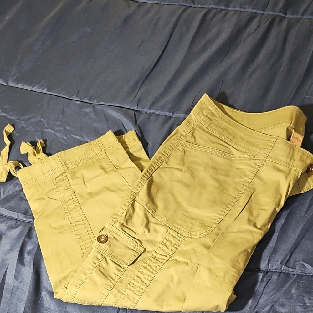 Light Army Green Cargo shorts